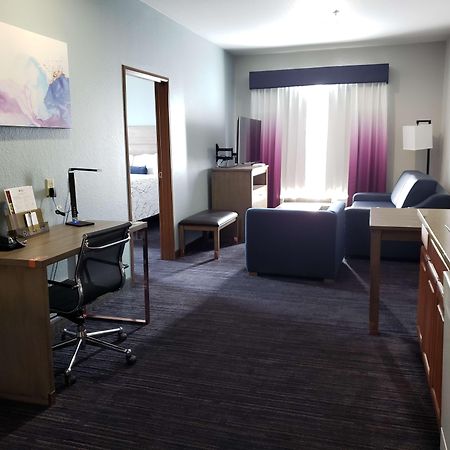 Best Western Plus San Antonio East Inn & Suites Экстерьер фото