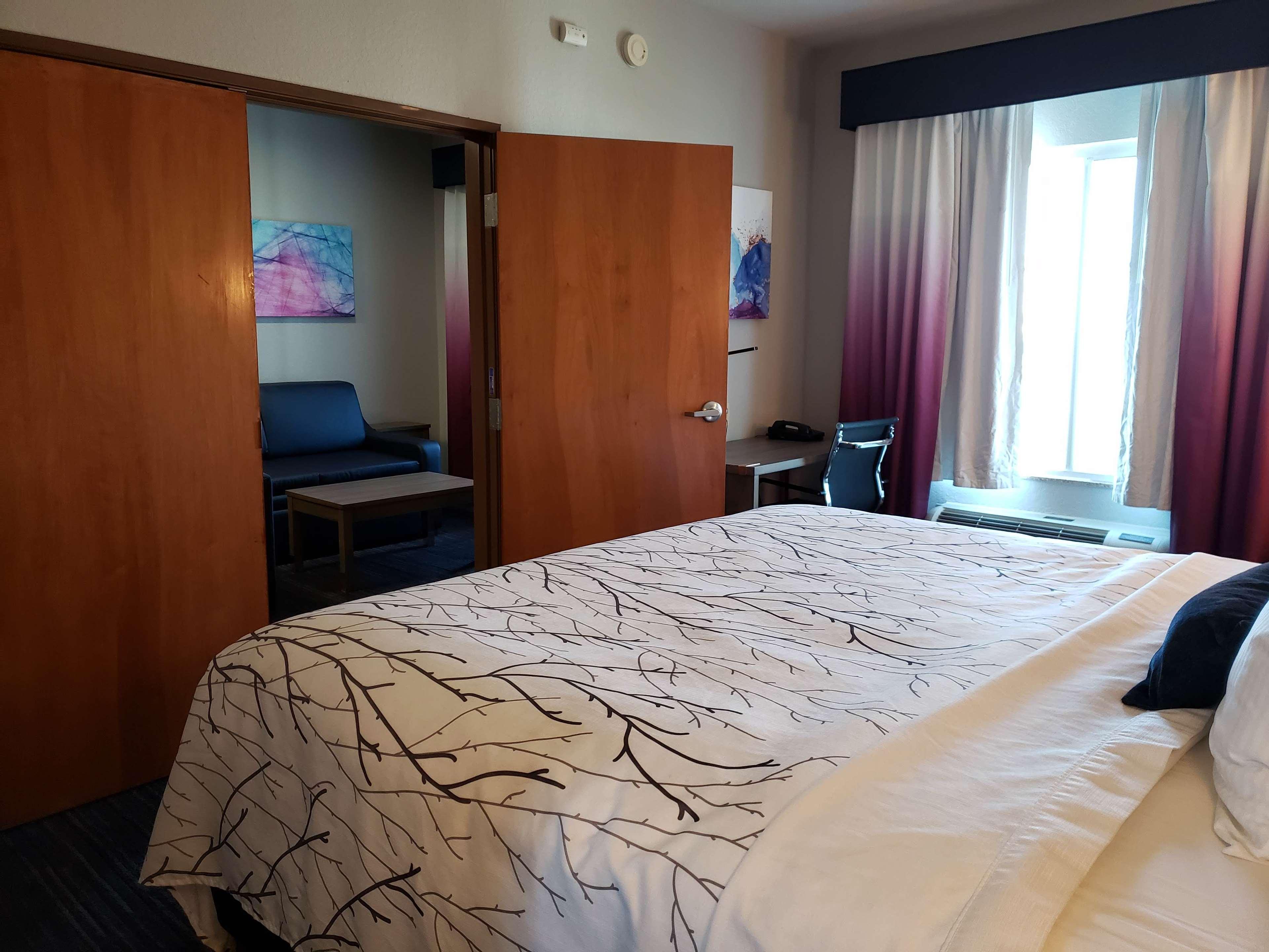 Best Western Plus San Antonio East Inn & Suites Экстерьер фото