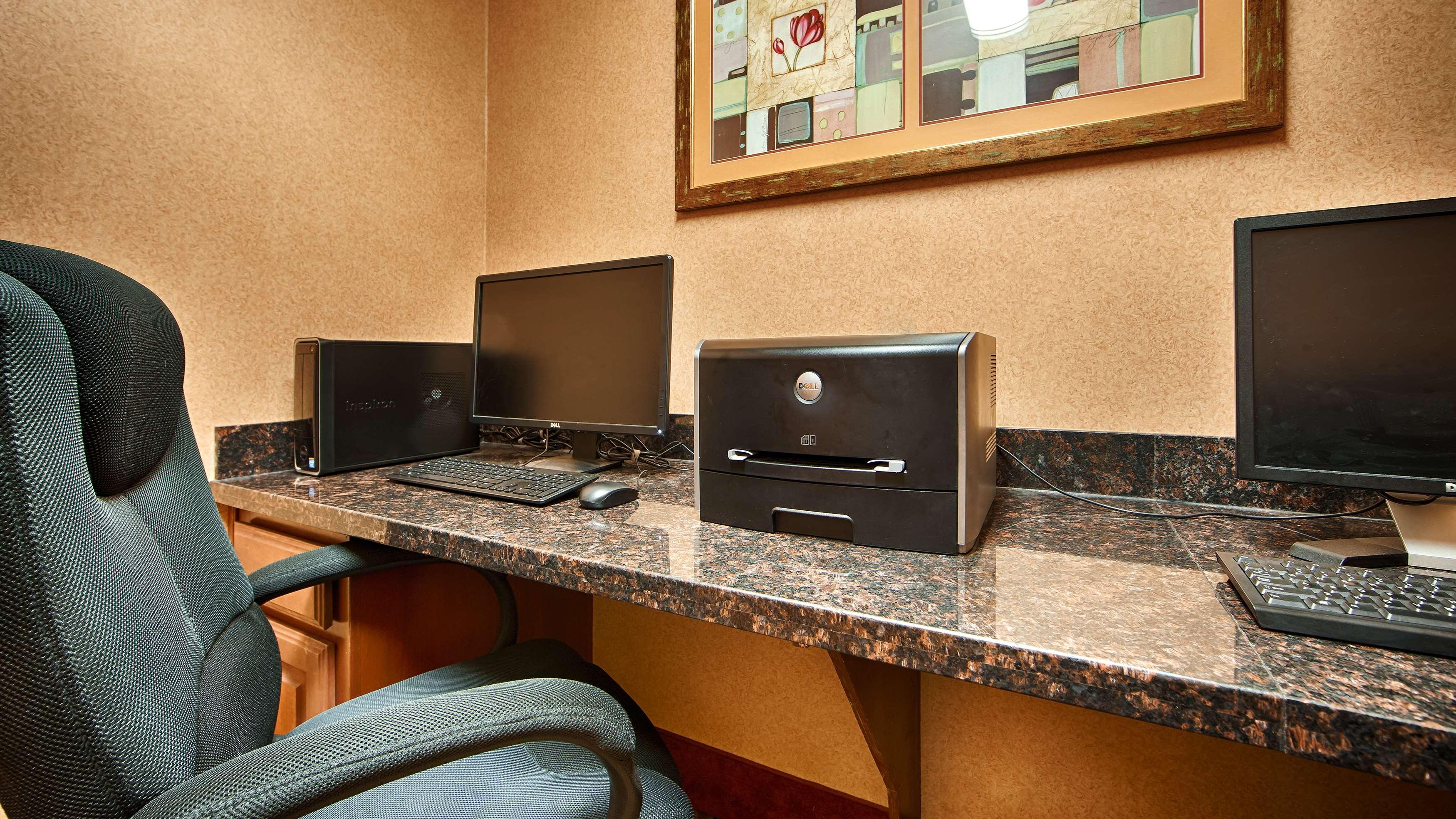 Best Western Plus San Antonio East Inn & Suites Экстерьер фото