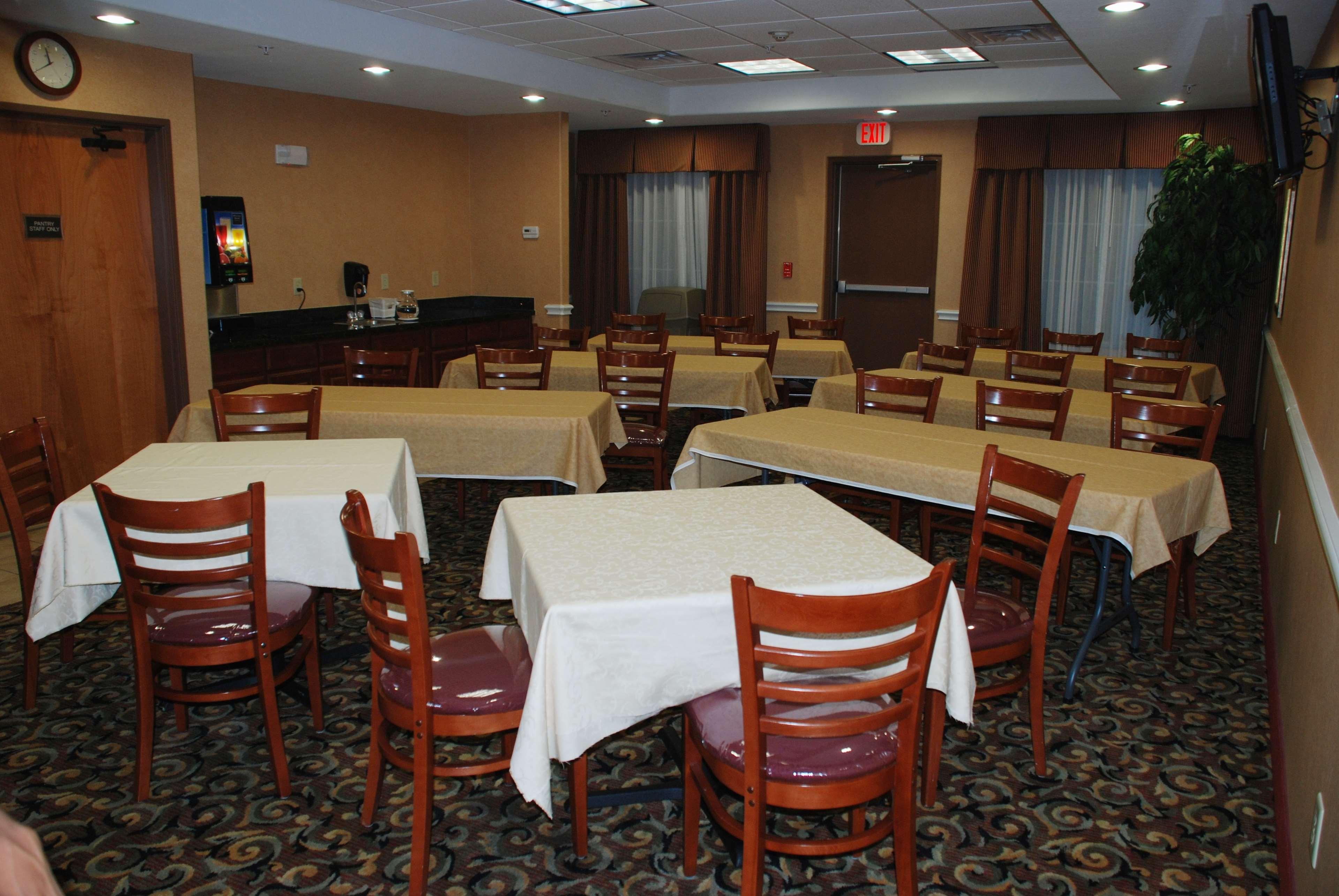 Best Western Plus San Antonio East Inn & Suites Экстерьер фото
